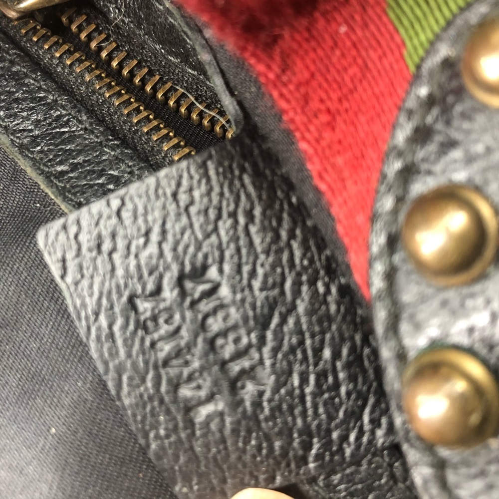 Black authentic Gucci purse - Picture 2 of 5